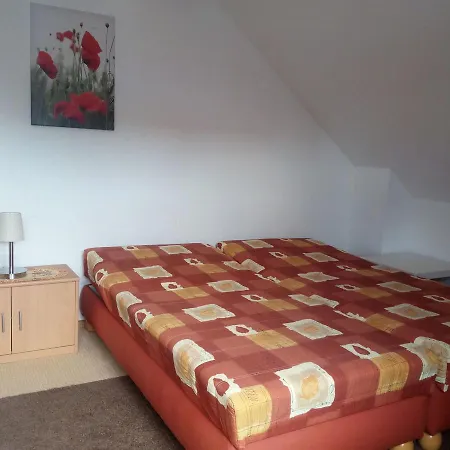 Quaint Attic In With Terrace 公寓